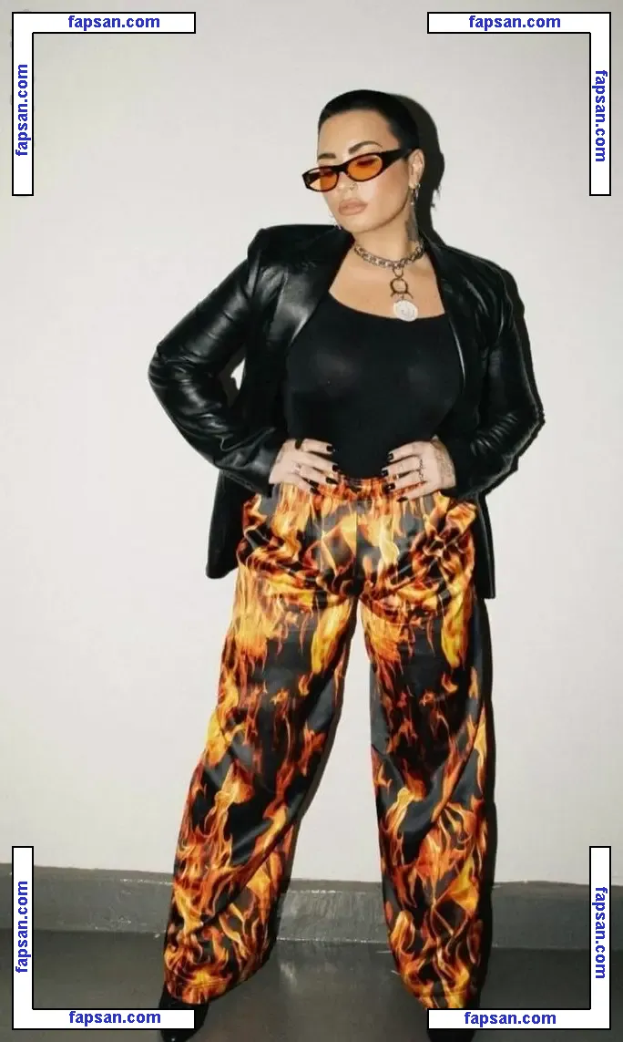 Demi Lovato nude photo #0986 from OnlyFans