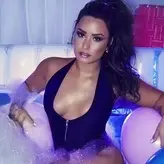 Demi Lovato голая #0412
