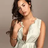 Demi Lovato голая #0557