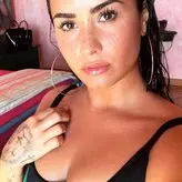 Demi Lovato голая #0806