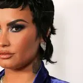 Demi Lovato голая #0876