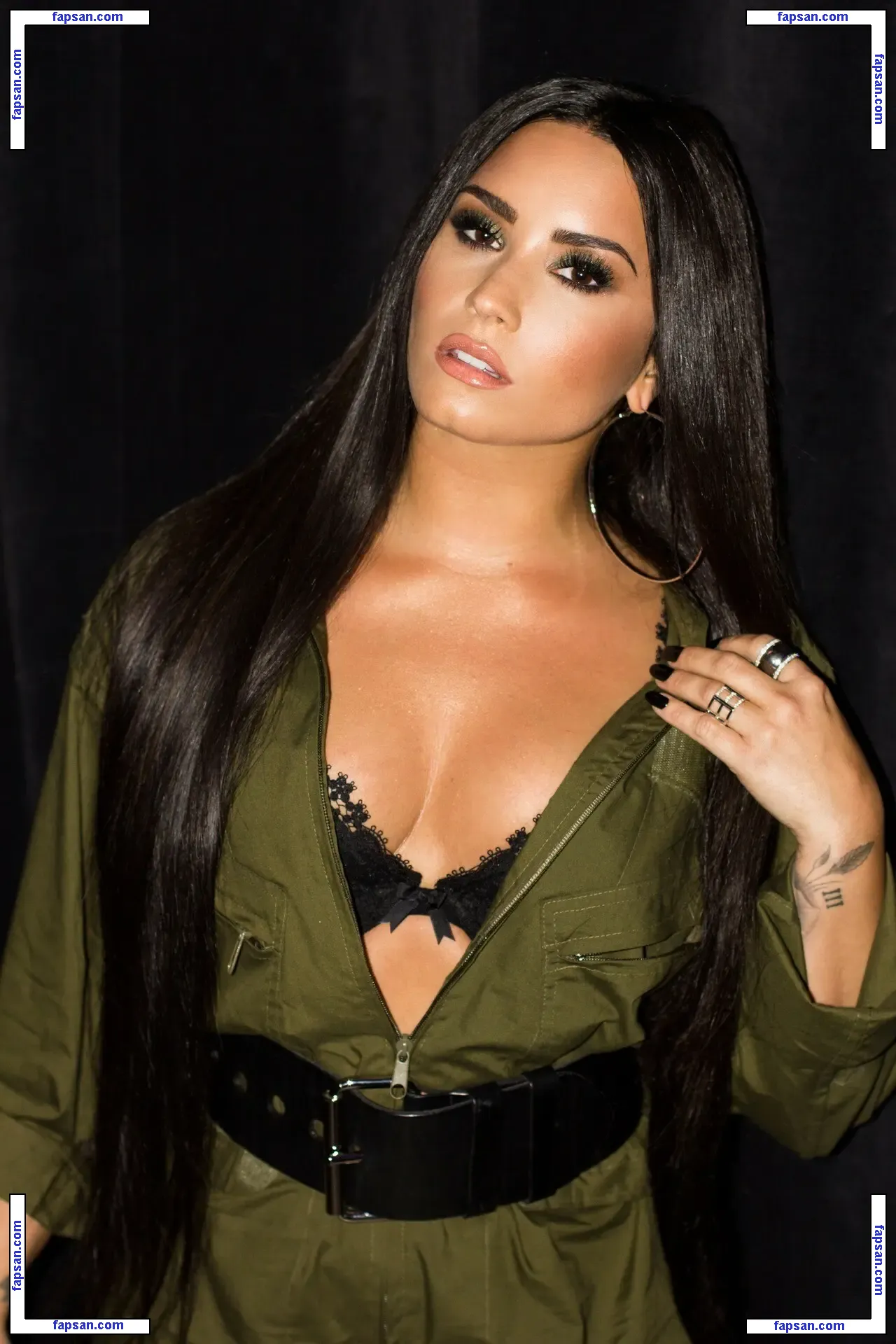 Demi Lovato голая фото #1120 с Онлифанс
