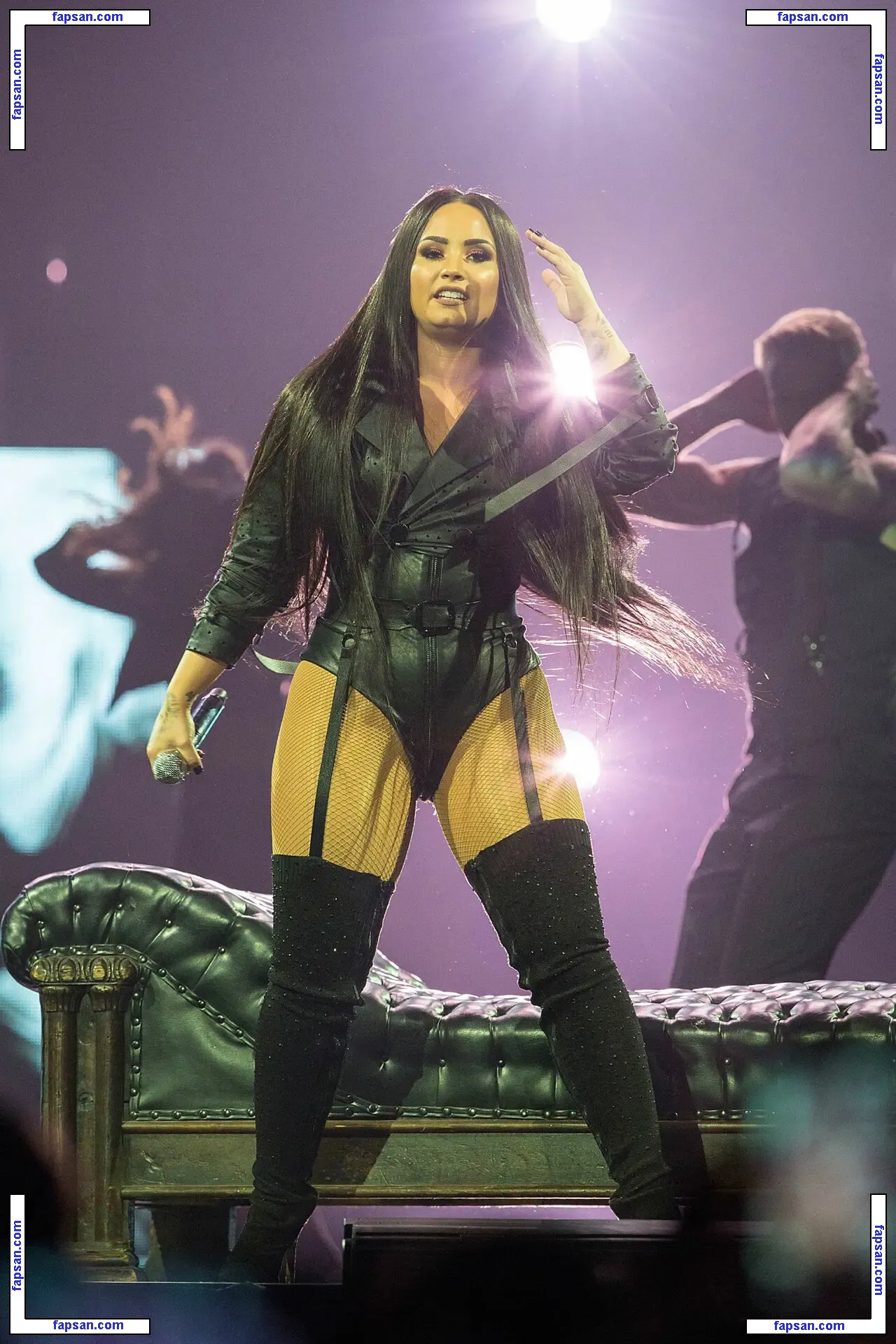 Demi Lovato голая фото #1205 с Онлифанс