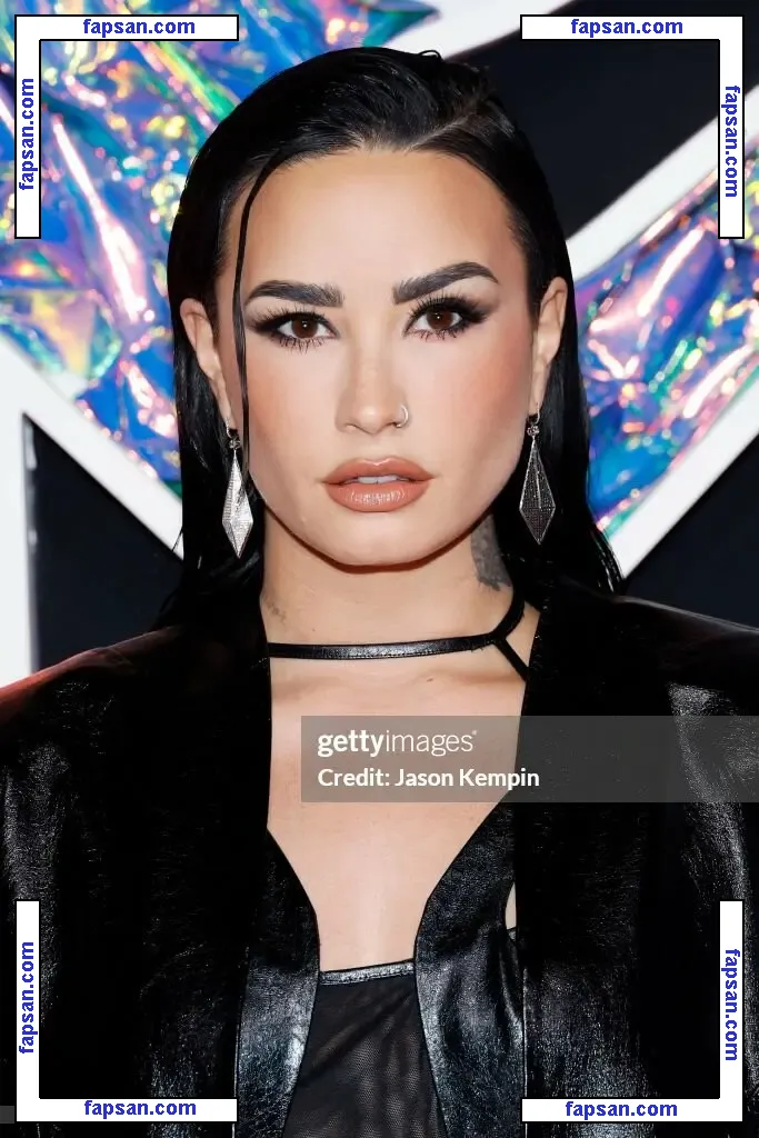 Demi Lovato голая фото #1452 с Онлифанс