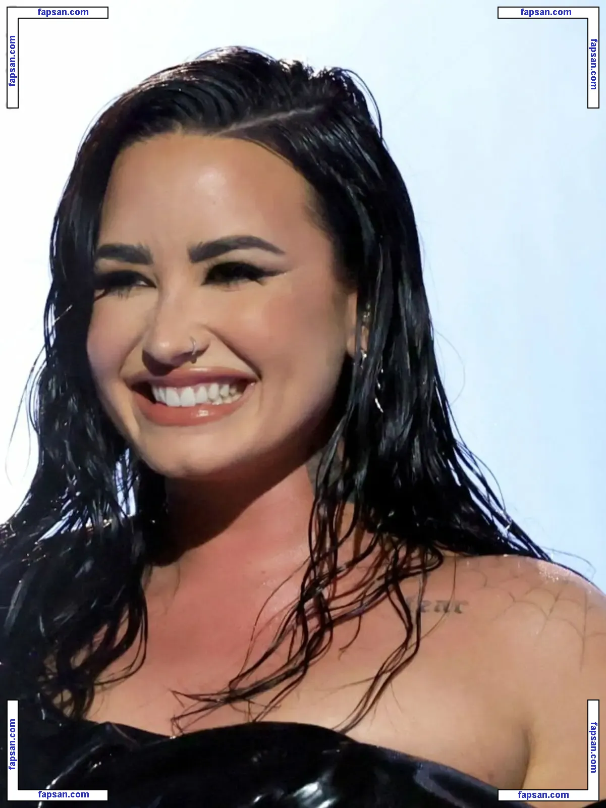 Demi Lovato голая фото #1498 с Онлифанс