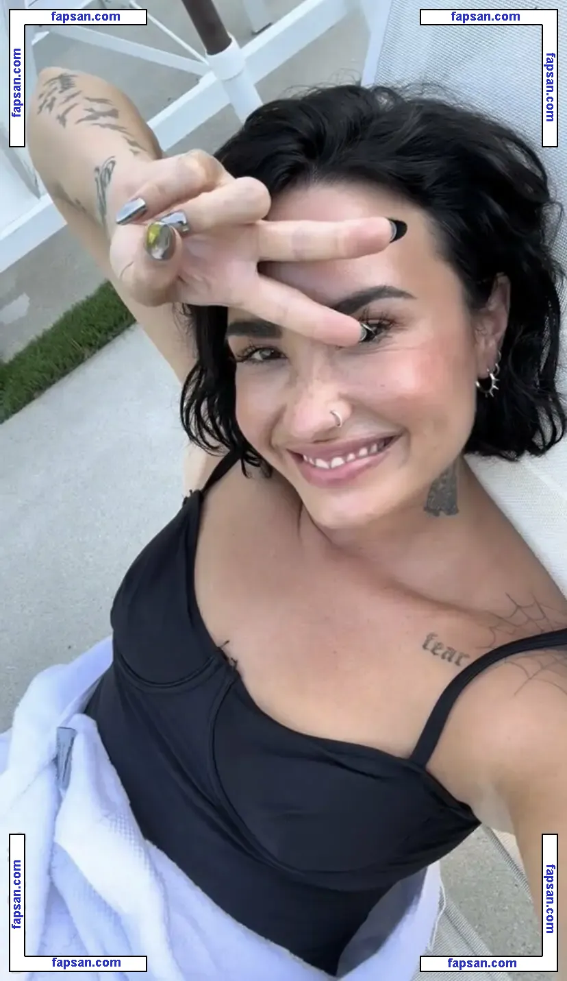 Demi Lovato голая фото #1510 с Онлифанс