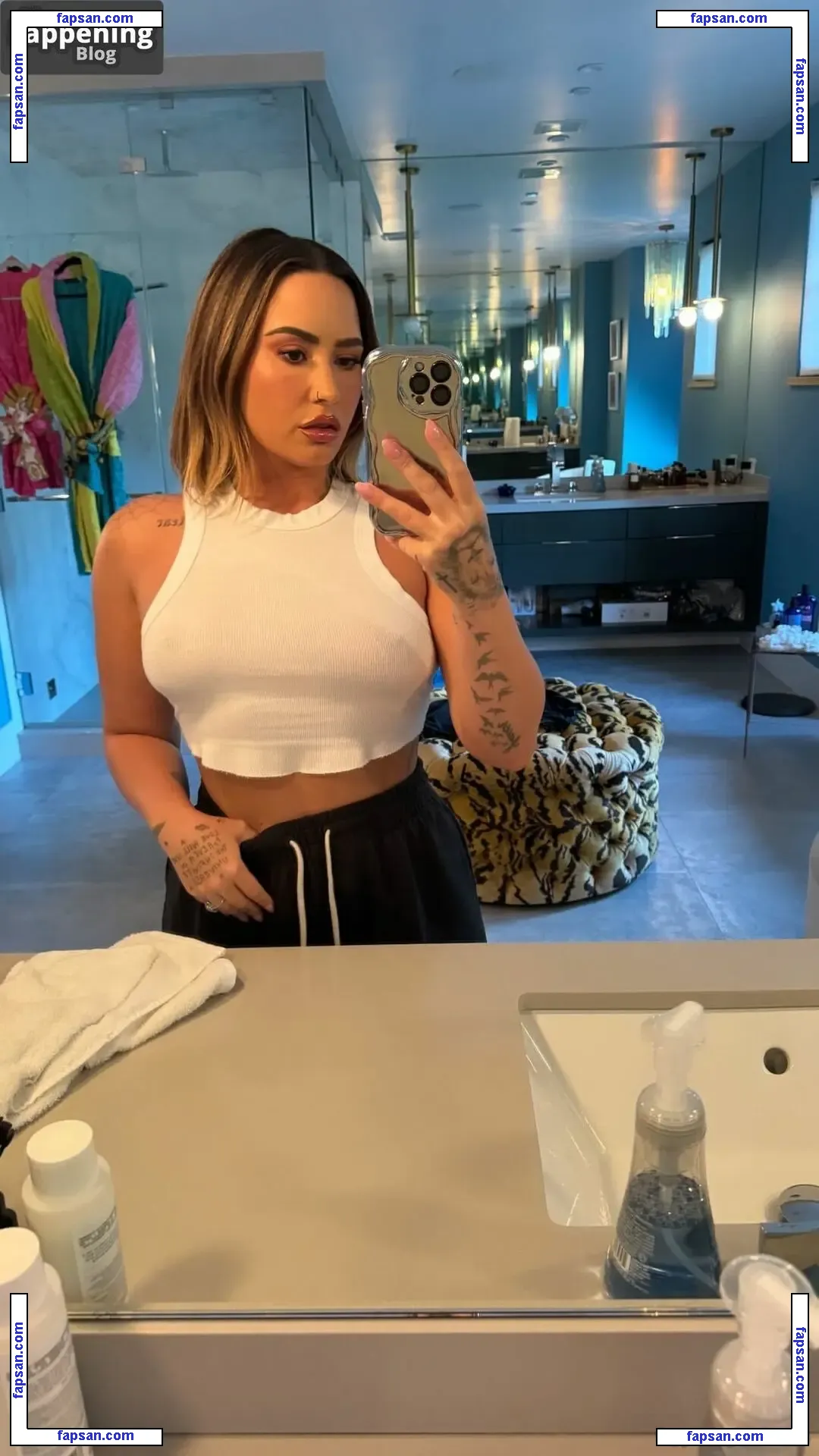 Demi Lovato nude photo #1732 from OnlyFans