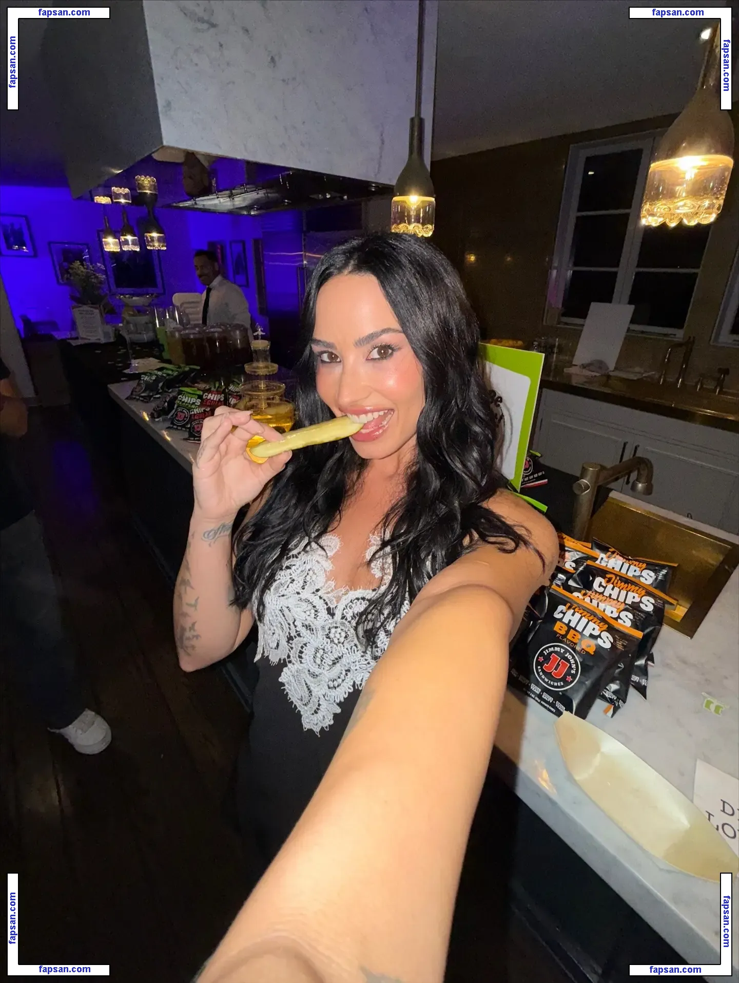 Demi Lovato голая фото #1807 с Онлифанс