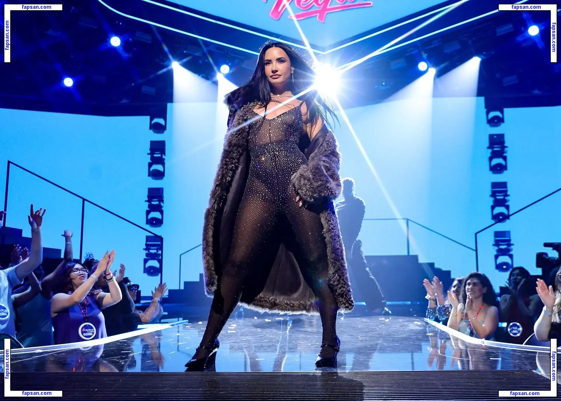 Demi Lovato голая фото #1836 с Онлифанс