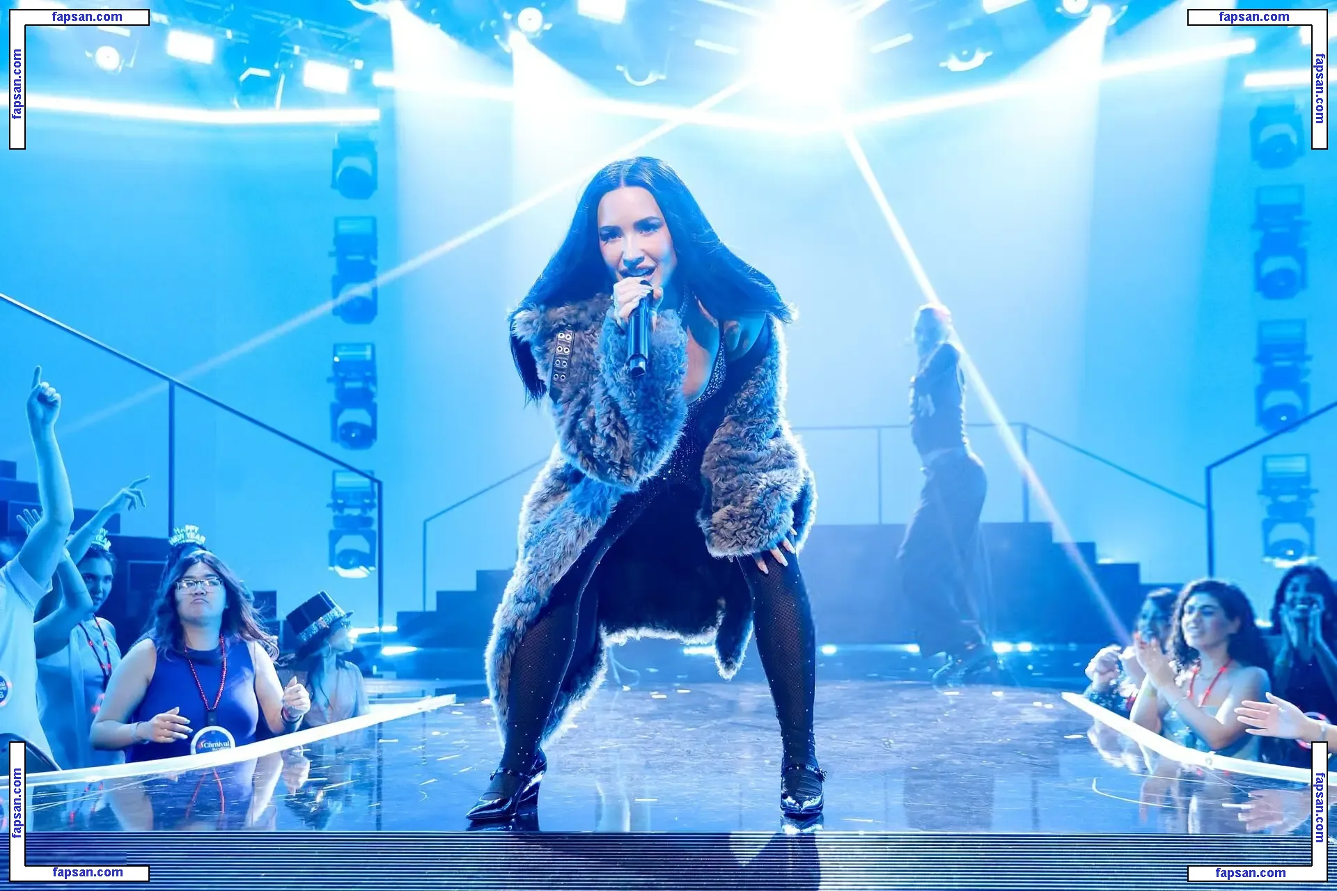 Demi Lovato голая фото #1839 с Онлифанс