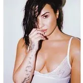 Demi Lovato голая #1016