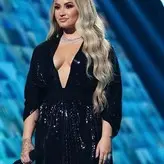 Demi Lovato голая #1028