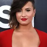 Demi Lovato голая #1212