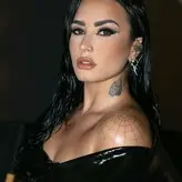 Demi Lovato голая #1460