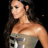 Demi Lovato голая #1493