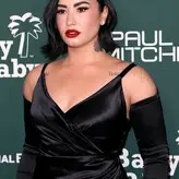 Demi Lovato голая #1517