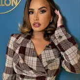 Demi Lovato голая #1696