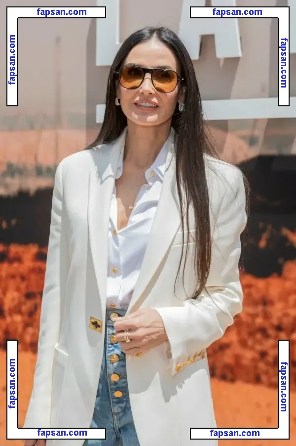 Demi Moore голая фото #0691 с Онлифанс