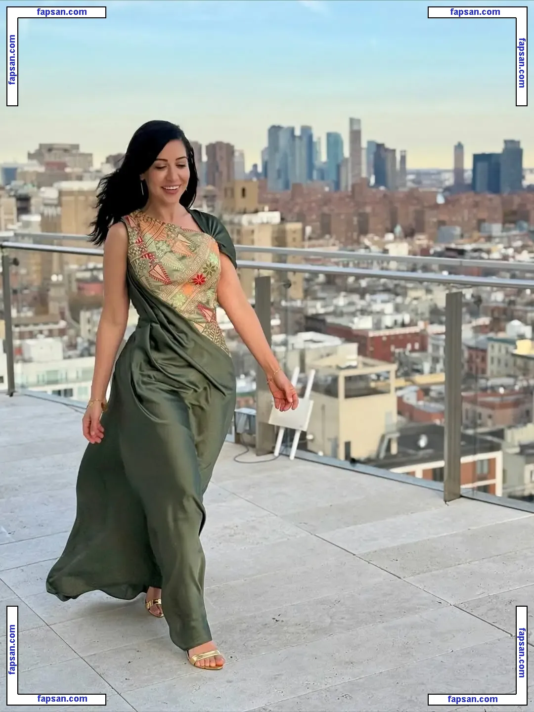 Dena Takruri nude photo #0008 from OnlyFans