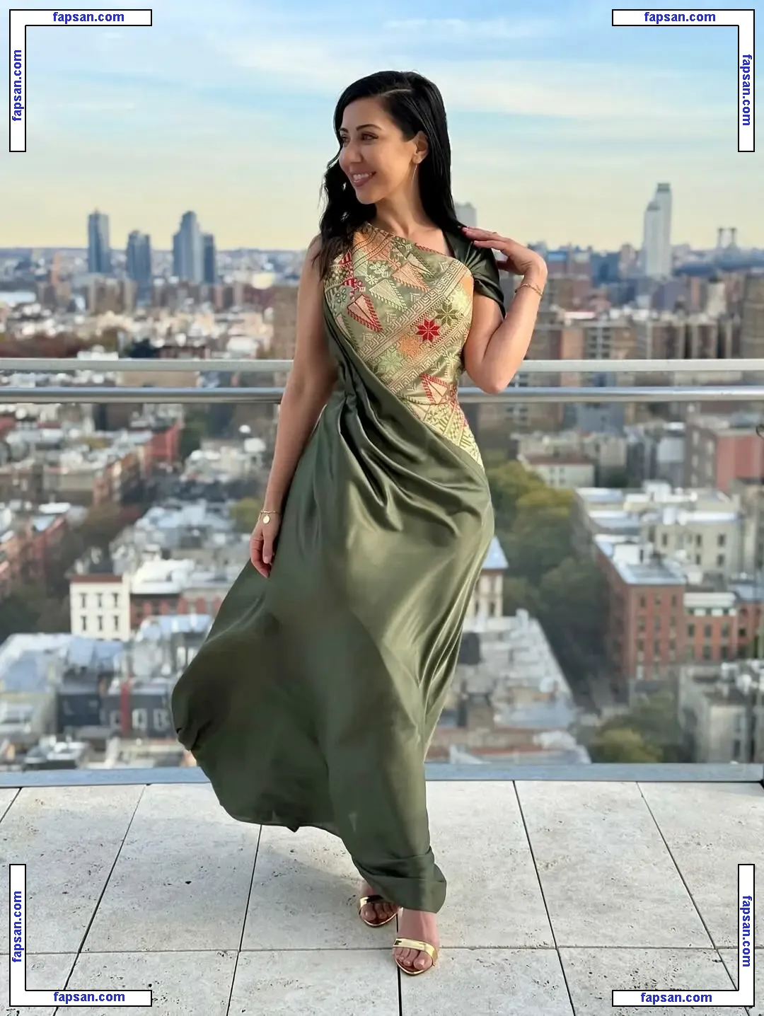 Dena Takruri nude photo #0010 from OnlyFans