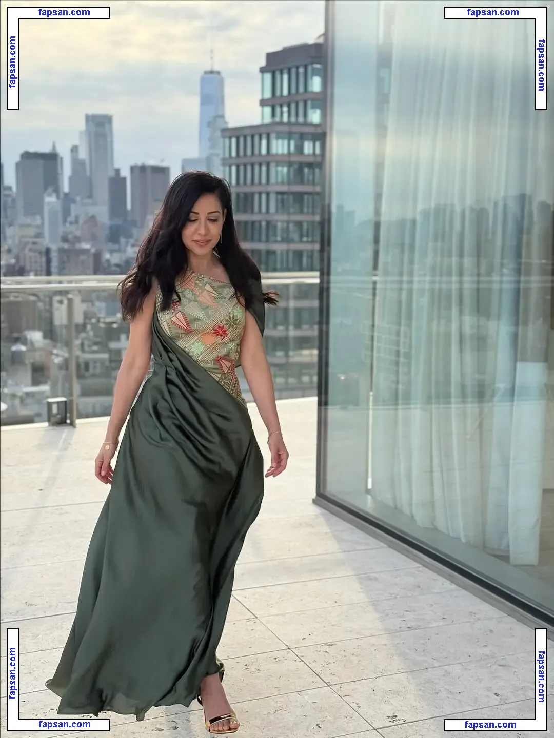 Dena Takruri nude photo #0011 from OnlyFans