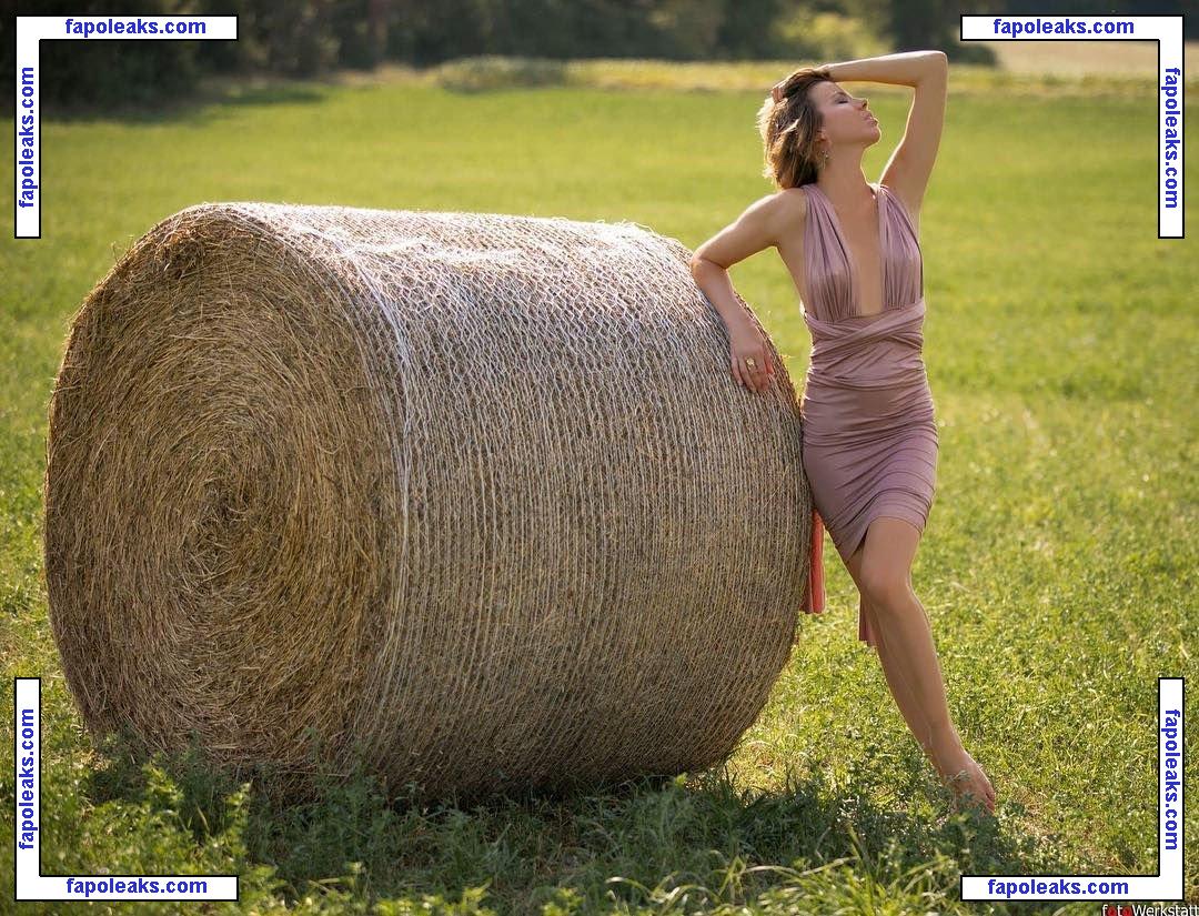 Denisa Strakova голая фото #0003 с Онлифанс