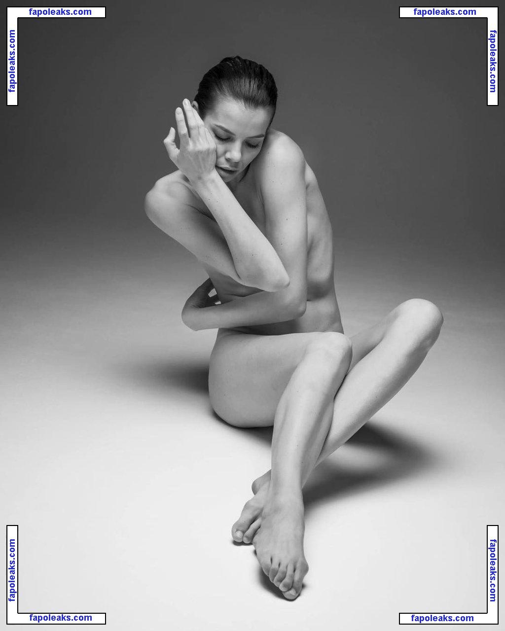 Denisa Strakova голая фото #0050 с Онлифанс