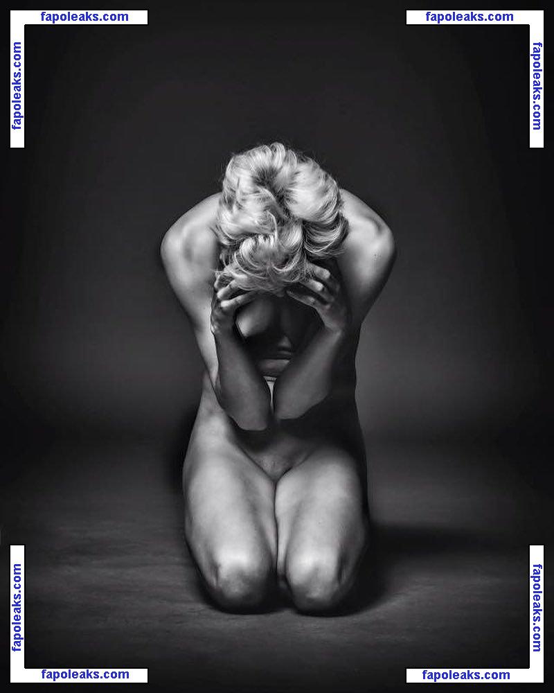 Denisa Strakova голая фото #0070 с Онлифанс