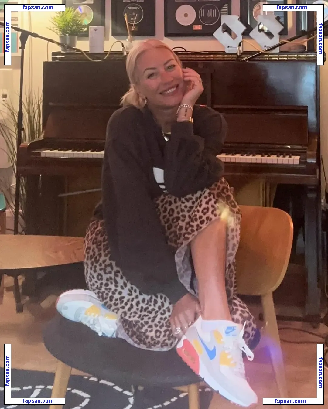 Denise Van Outen nude photo #0627 from OnlyFans