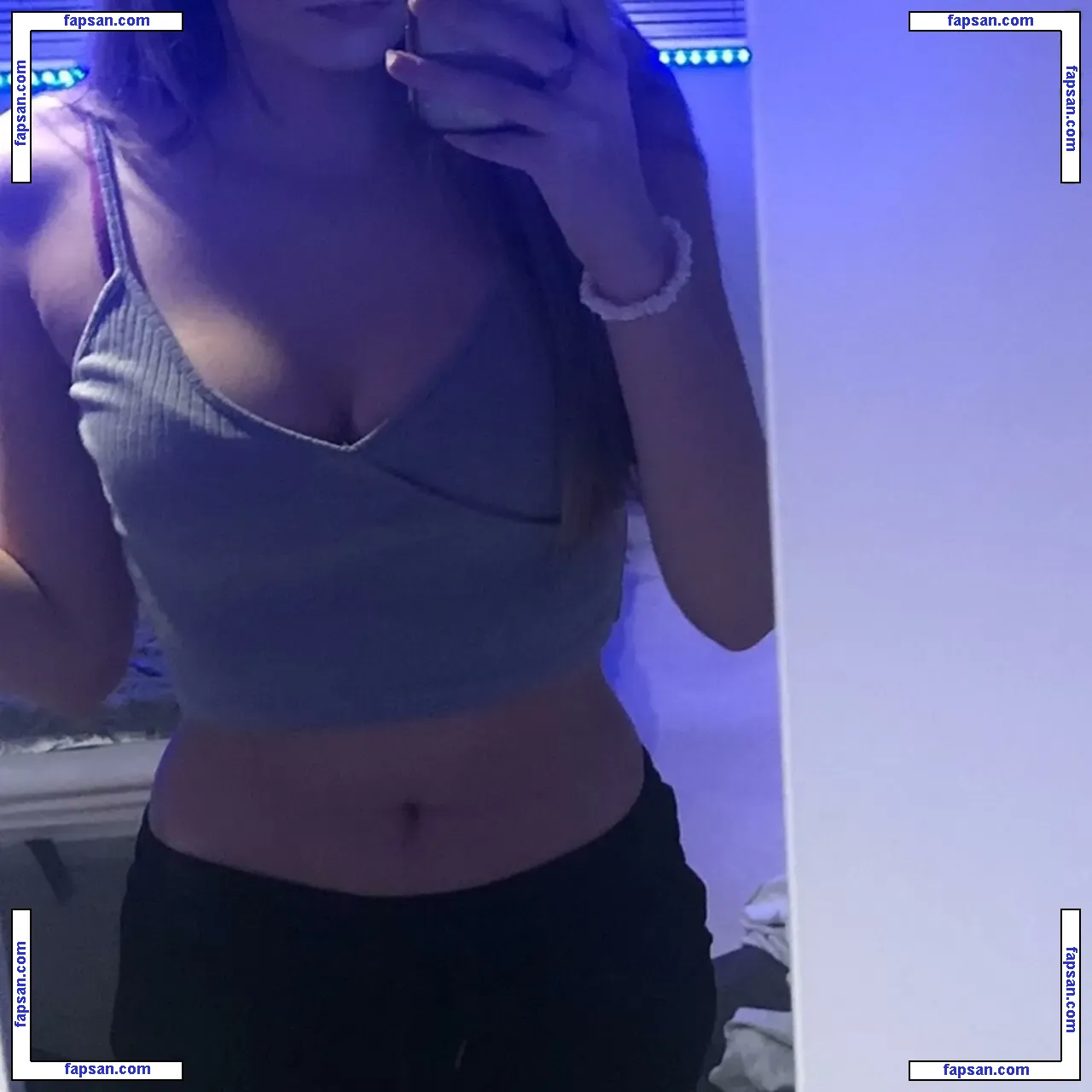 Depop Wins nude photo #0039 from OnlyFans
