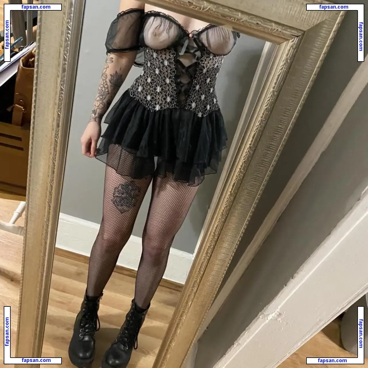 Depop Wins nude photo #0069 from OnlyFans