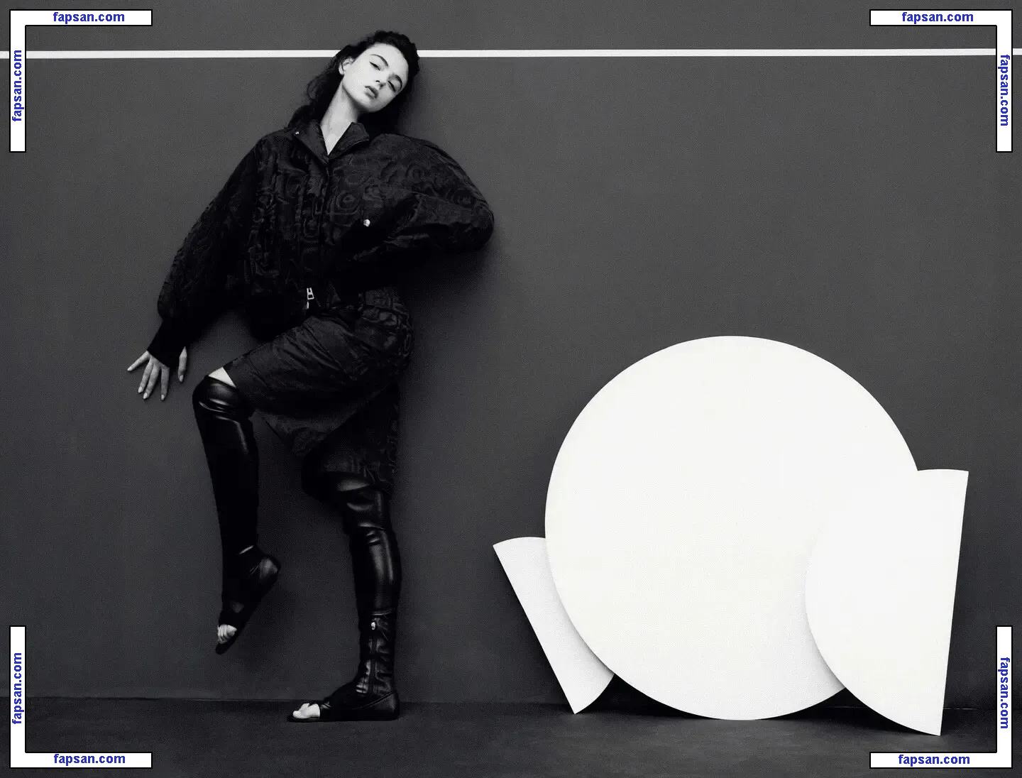 Deva Cassel голая фото #0246 с Онлифанс