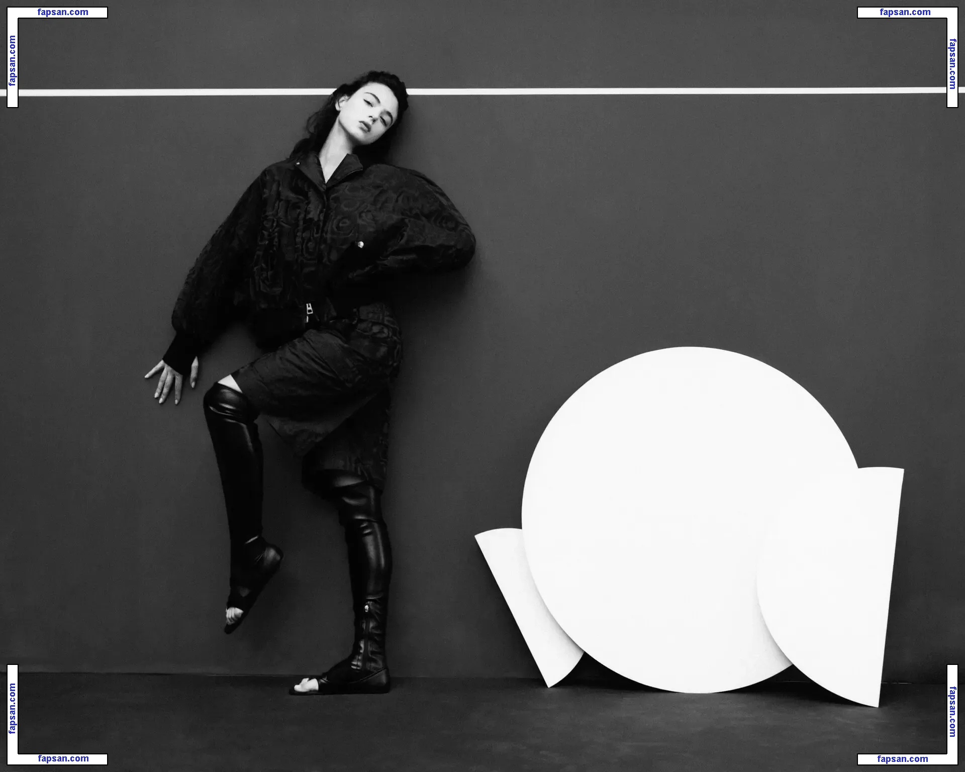 Deva Cassel голая фото #0248 с Онлифанс