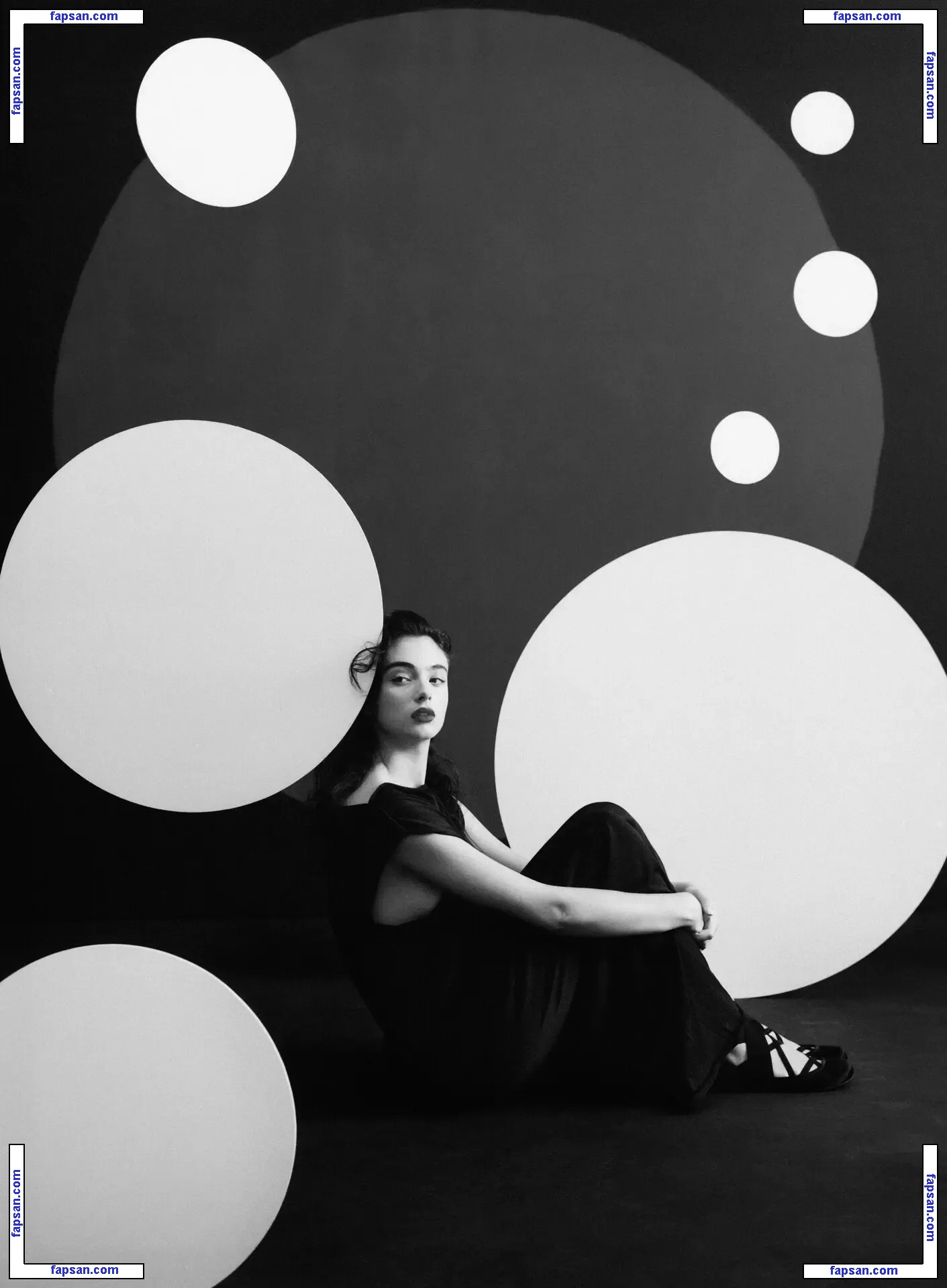 Deva Cassel голая фото #0252 с Онлифанс