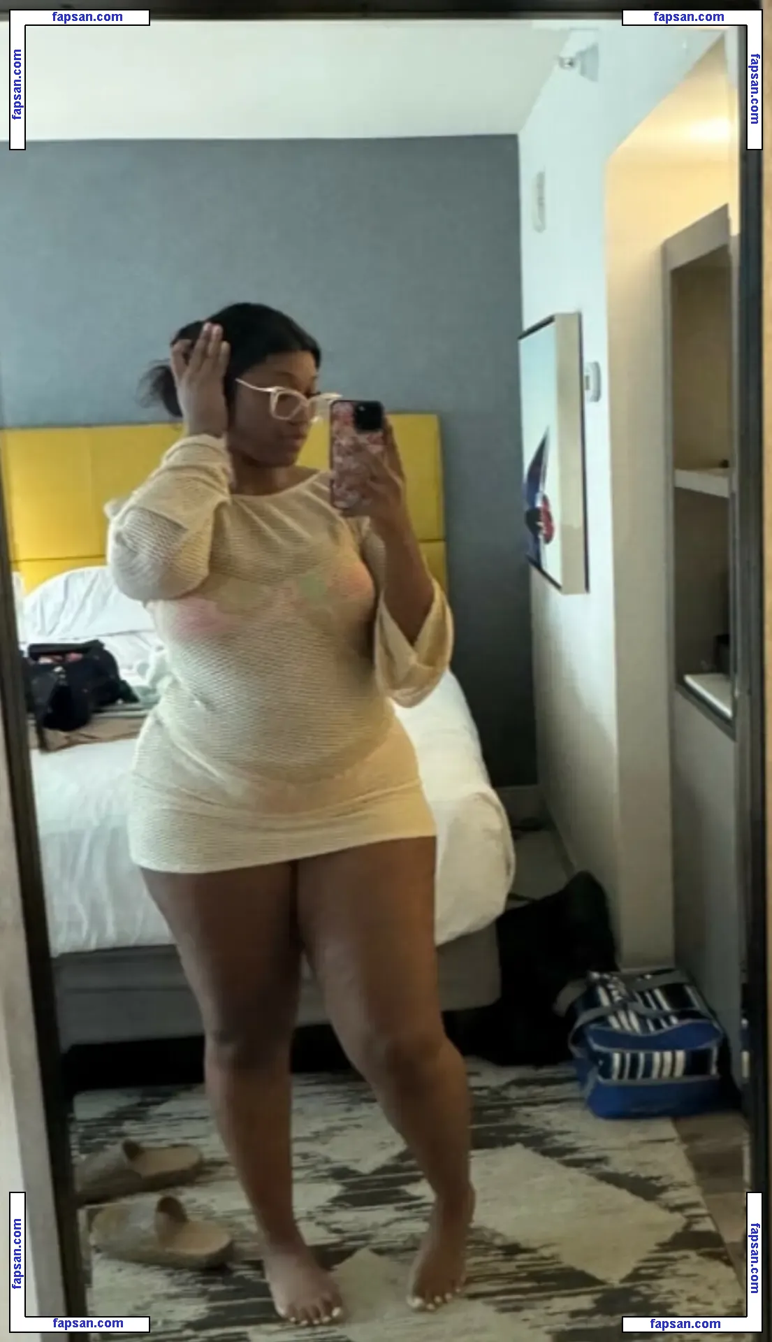 devtheestallion голая фото #0003 с Онлифанс