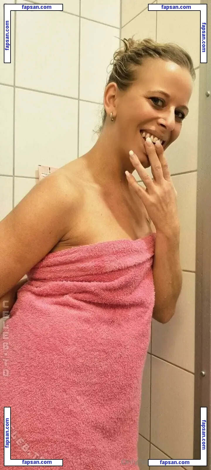 DieCaddl голая фото #0002 с Онлифанс