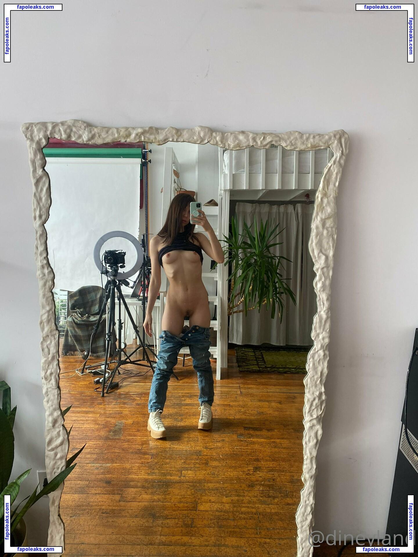 dineydoeslife / d4disneylife nude photo #0027 from OnlyFans