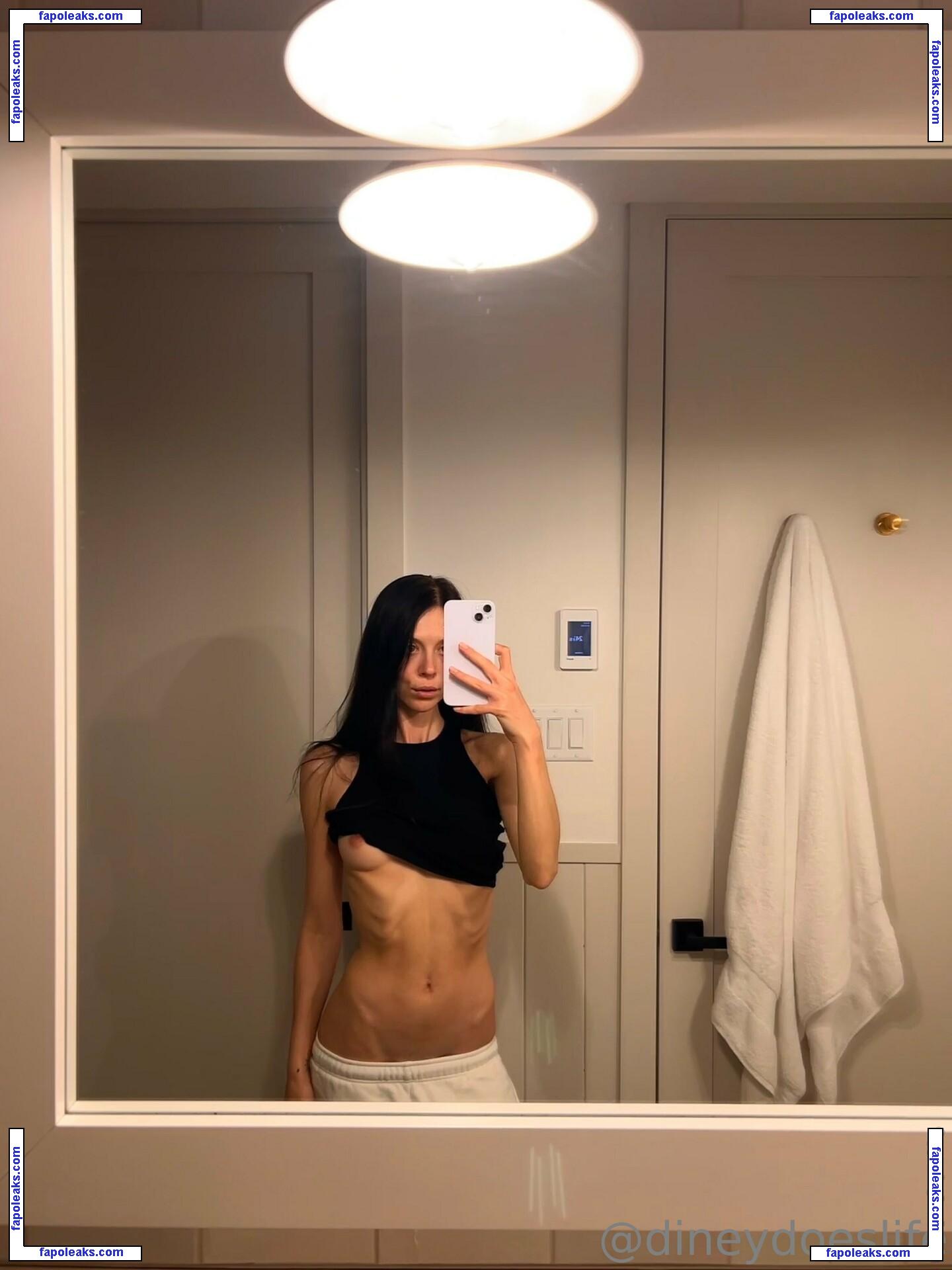 dineydoeslife / d4disneylife nude photo #0052 from OnlyFans