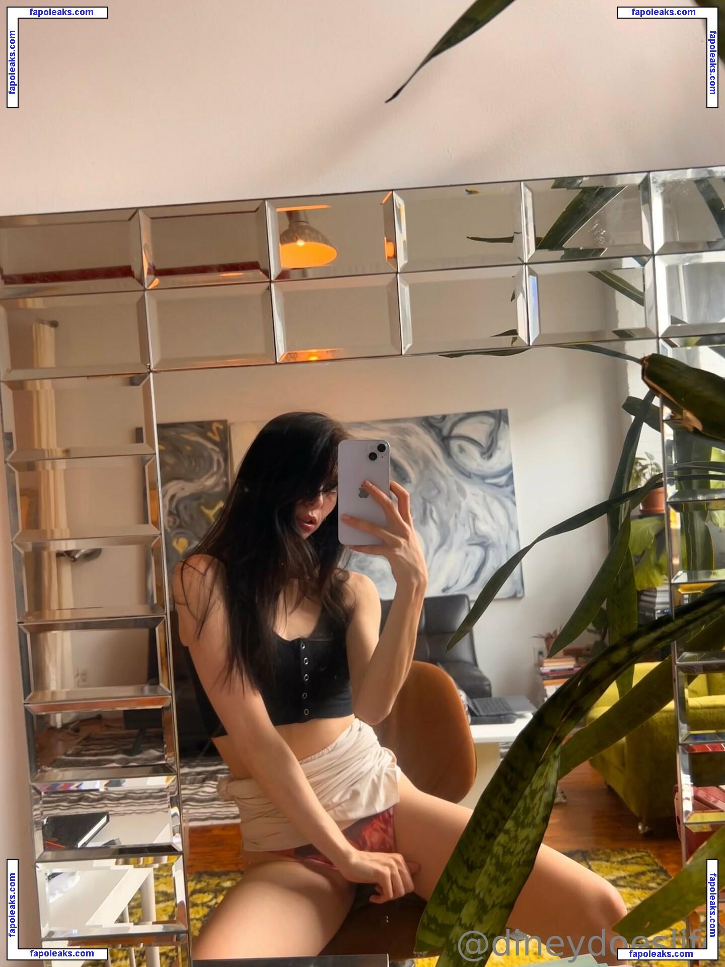 dineydoeslife / d4disneylife nude photo #0071 from OnlyFans