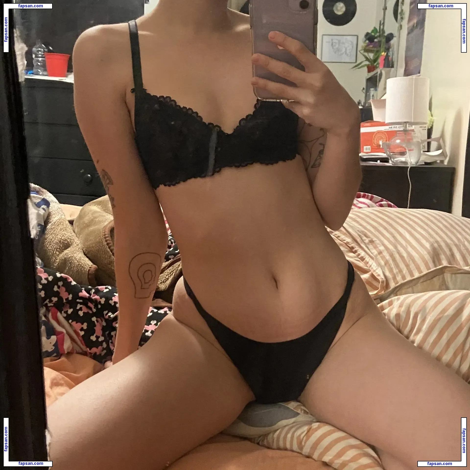 dinkhoe nude photo #0016 from OnlyFans
