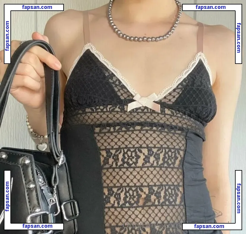 dirtylittlepixie nude photo #0007 from OnlyFans
