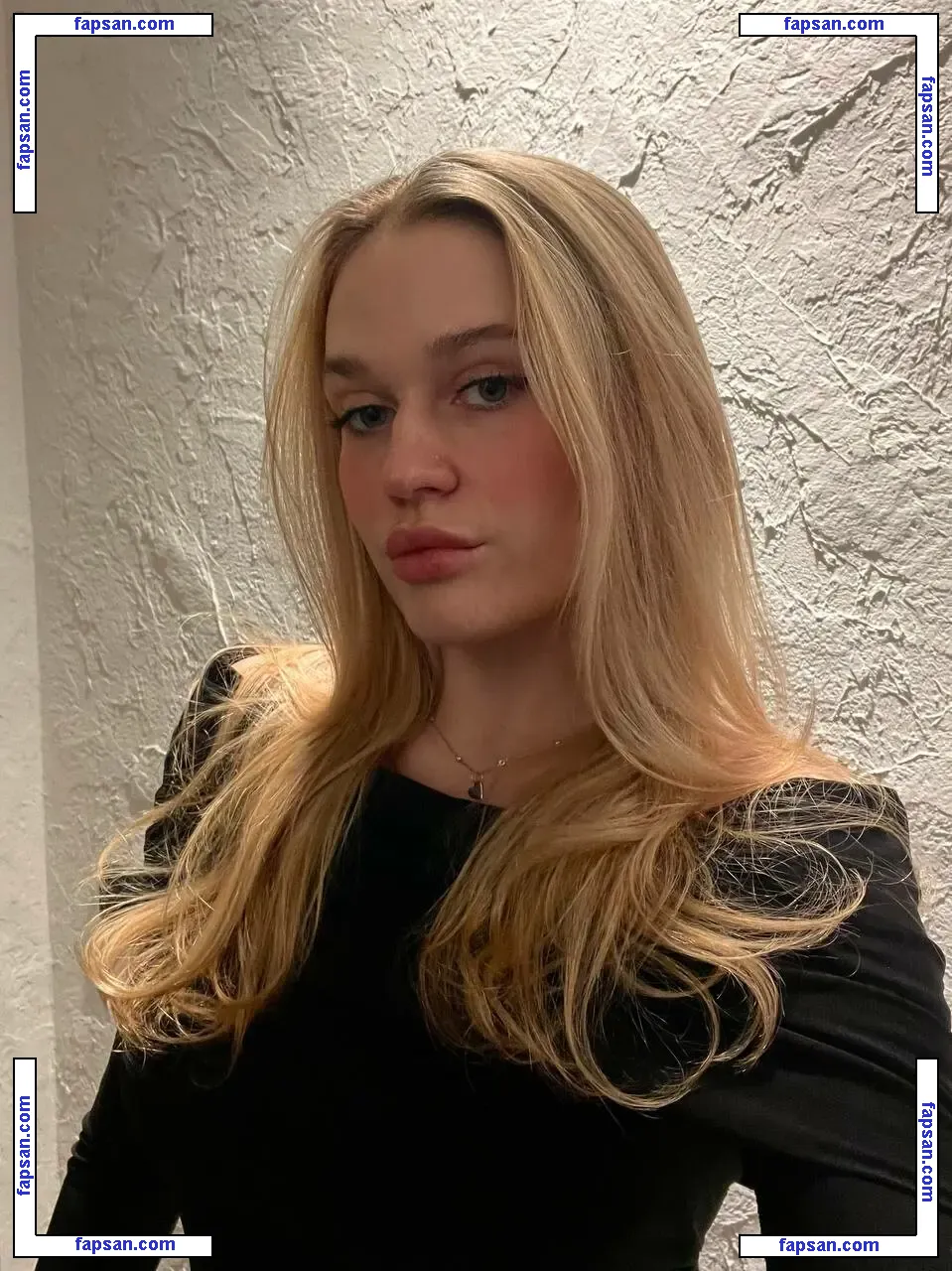 dishochekk nude photo #0003 from OnlyFans