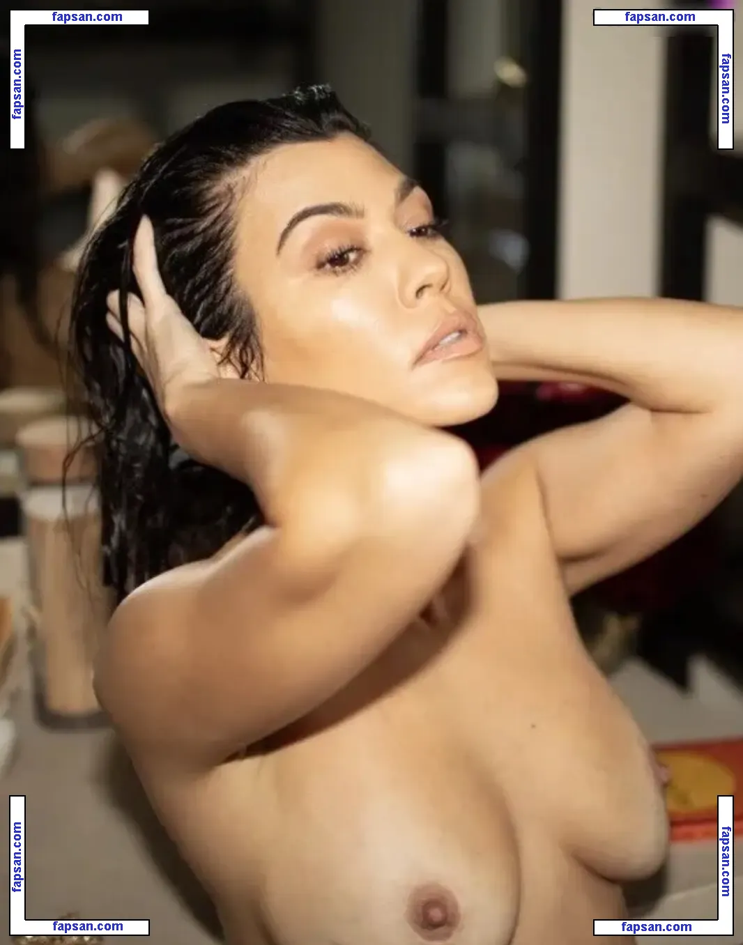 Diskussion: Kourtney Kardashian голая фото #0003 с Онлифанс
