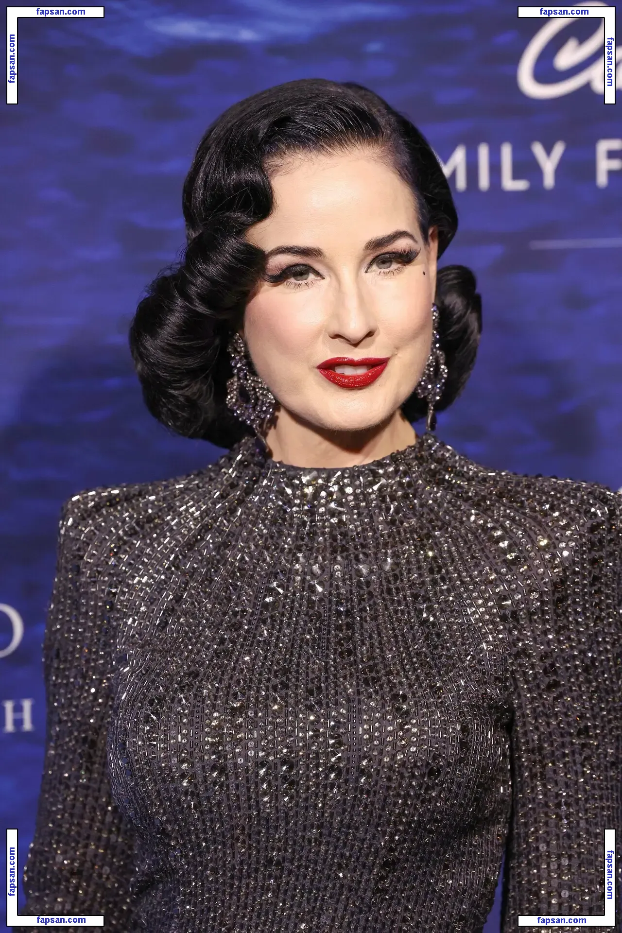 Dita Von Teese голая фото #1130 с Онлифанс