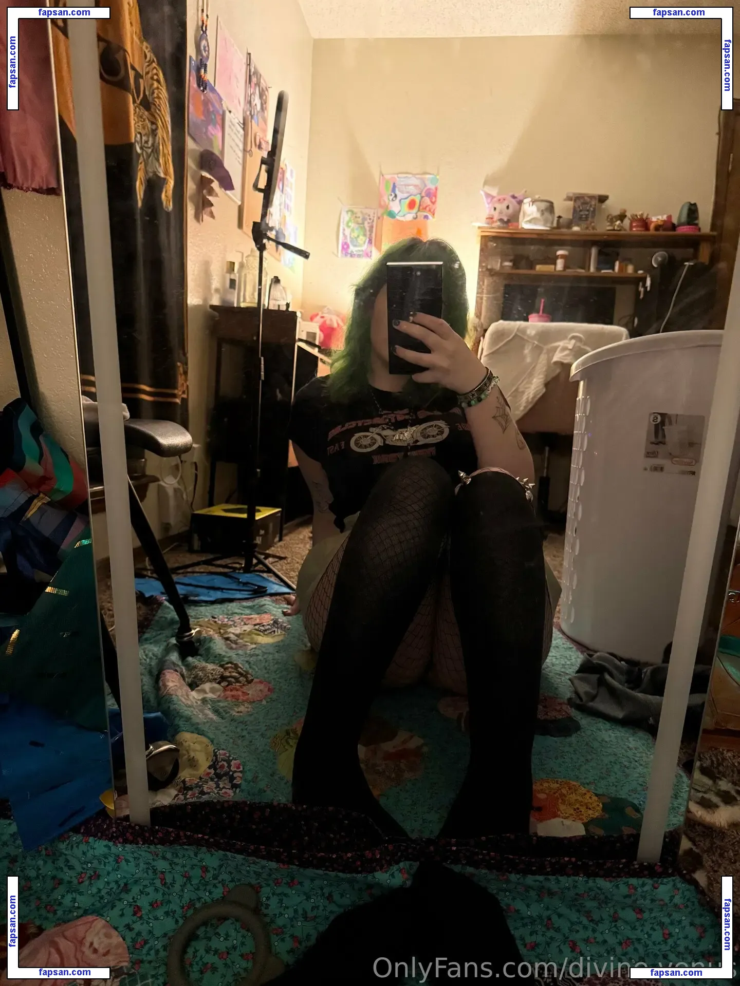 divine.venus голая фото #0018 с Онлифанс