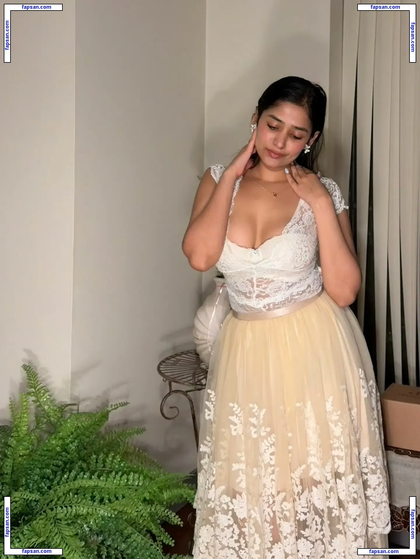 Divya Gupta голая фото #0002 с Онлифанс