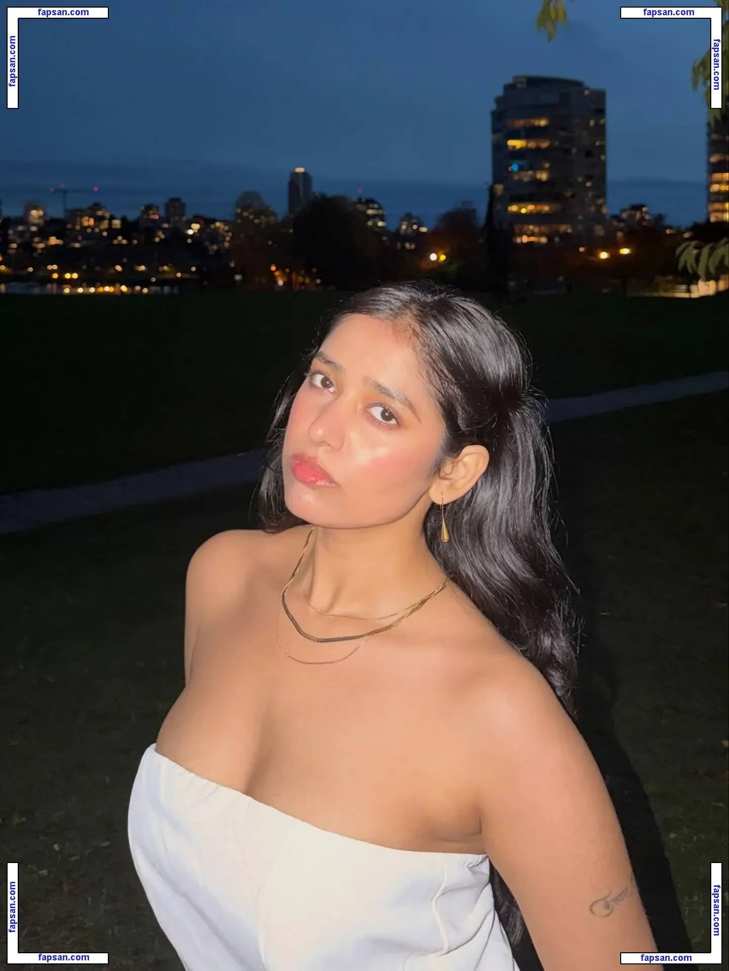 Divya Gupta nude photo #0007 from OnlyFans