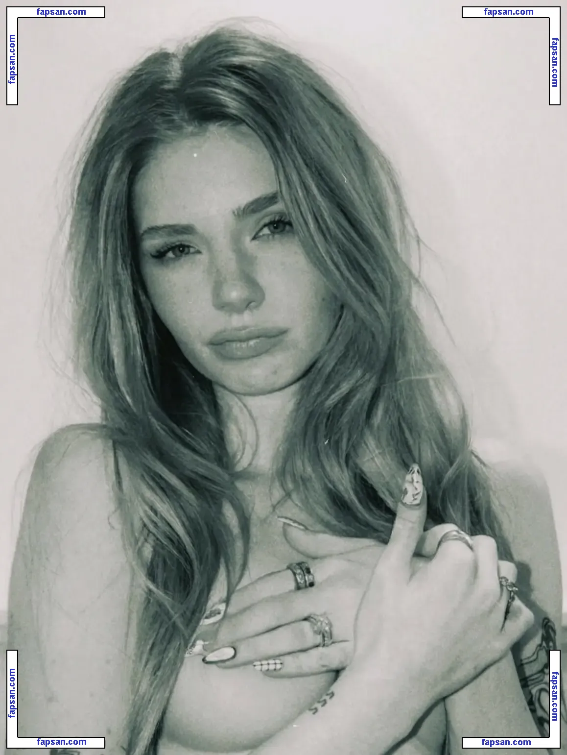 Dj Adrivnna nude photo #0001 from OnlyFans