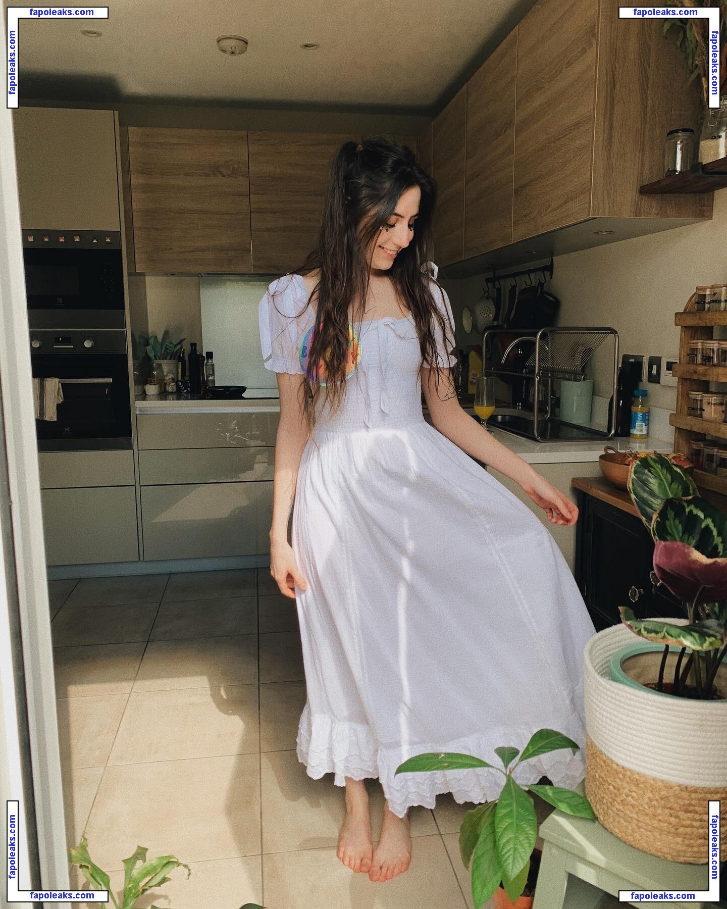 Doddleoddle / Dodie Clark nude photo #0007 from OnlyFans