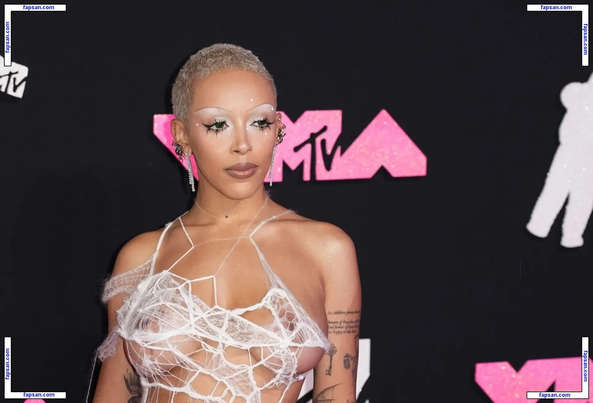 Doja Cat nude photo #1891 from OnlyFans
